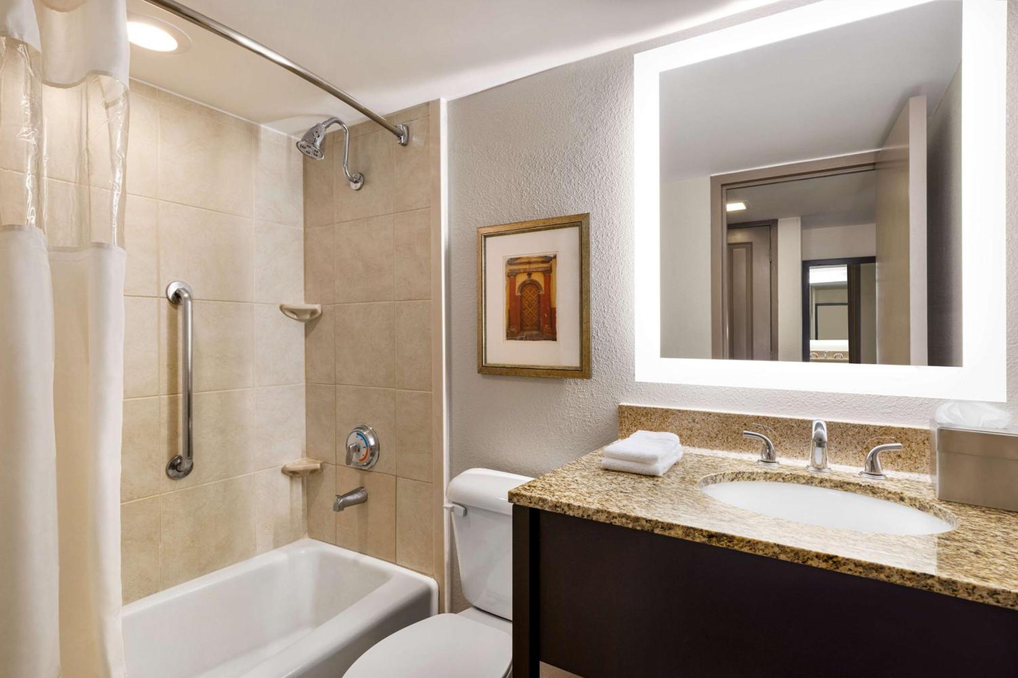 Doubletree By Hilton New Orleans Airport Kenner